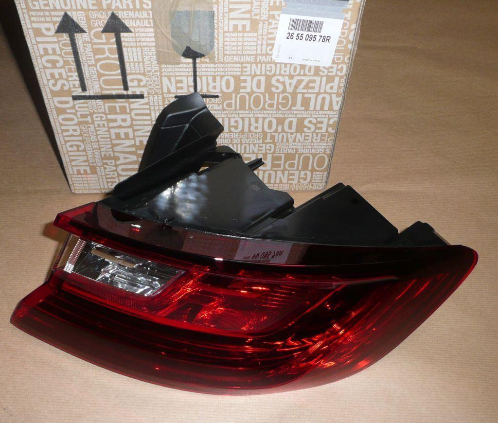 FEU ARRIERE RENAULT MEGANE IV DROITE 265509578R.