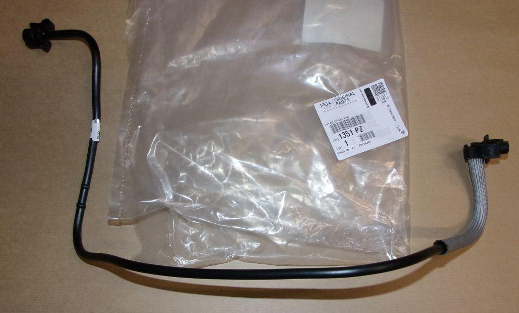 CÂBLE DU RESERVOIR LIQUIDE REFROID.PEUGEOT 200 1351.PZ 1351PZ.