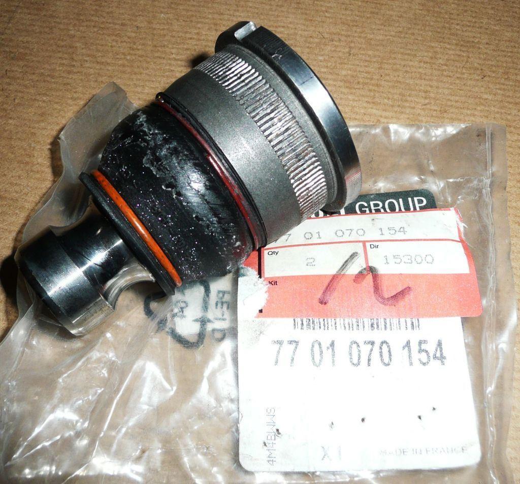 ROTULE DE TRIANGLE RENAULT MASTER INFÉRIEUR 06 7701070154.