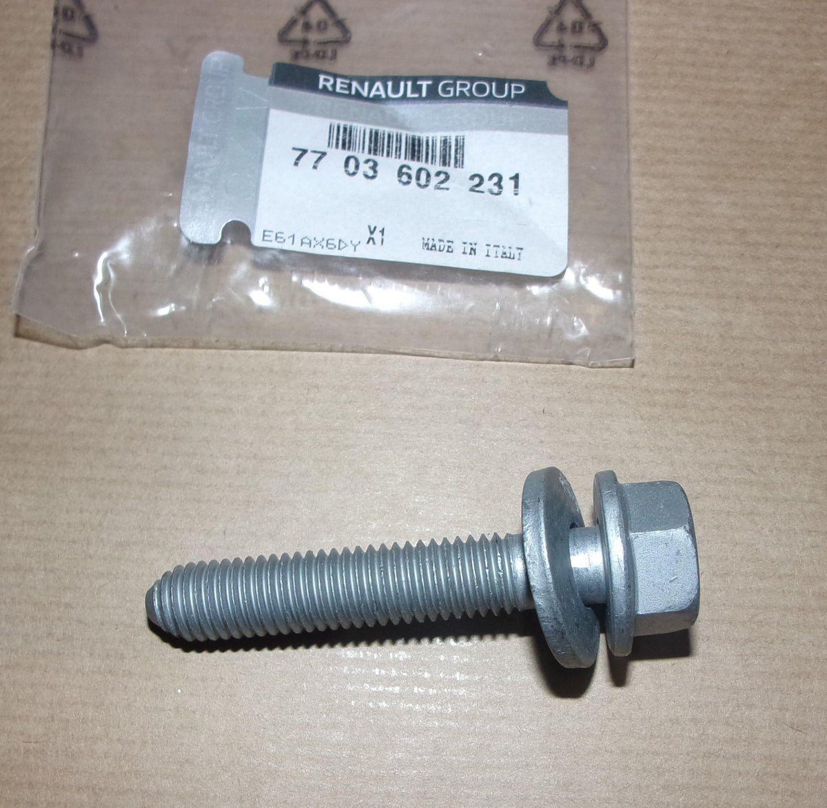 VIS TRIANGLE RENAULT MEGANE III ARRIERE 7703602231.