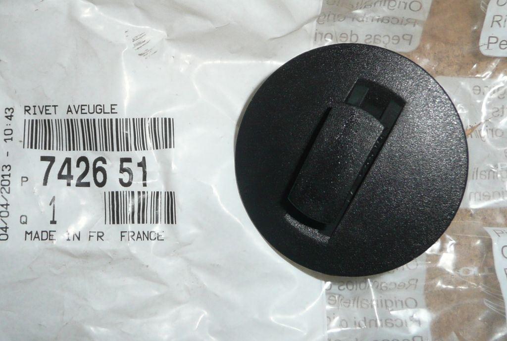 AGRAFE GARDE.BOUE CITROEN C5 III 7426.51 742651.