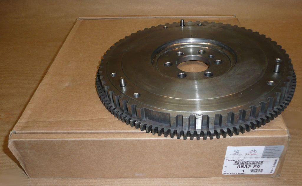 VOLANT MOTEUR CITROEN C2,C3 PEUGEOT 206,307 1.4 0532.E9 0532E9.