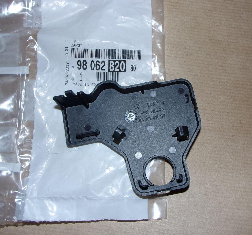 PROTECTEUR DE BORNE BATTERIE.CITROEN C5 III 9806282080.