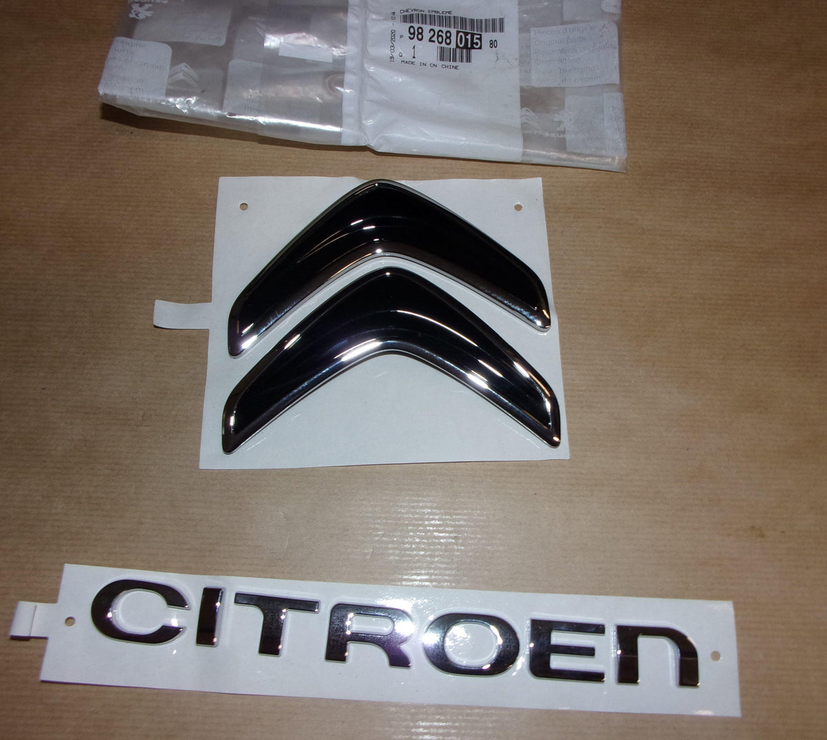 L'EMBLEME CITROEN C4 CACTUS 9826801580.