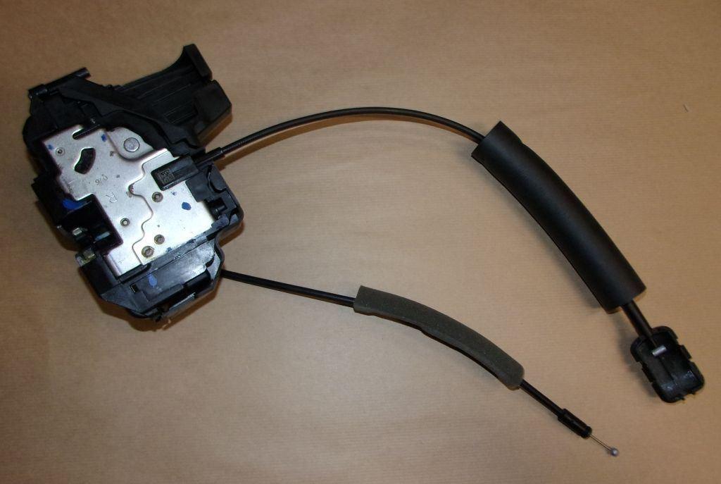 SERRURE DE PORTE RENAULT MEGANE III ARRIERE DR 825020025R.