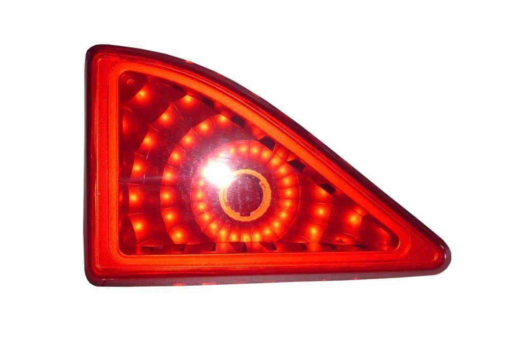 FEU DE STOP RENAULT MASTER III ARRIERE CENTRE 265900021R.