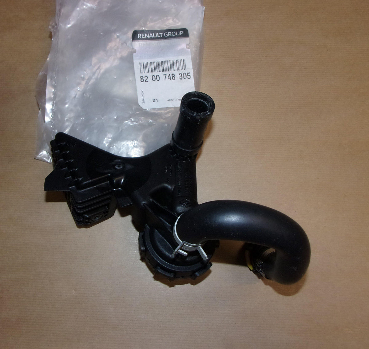 RENIFLARD D'HUILE DACIA SANDERO 1.5DCI 8200748305.