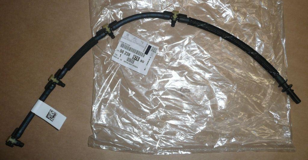 TUYAU DE RETOUR D'INJECTION.PEUGEOT 2008,208 1 9823897880.