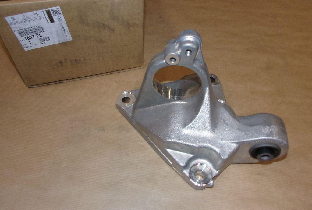 SUPPORT MOTEUR CITROEN C4,DS4 2.0HDI 1807.FL 1807FL.