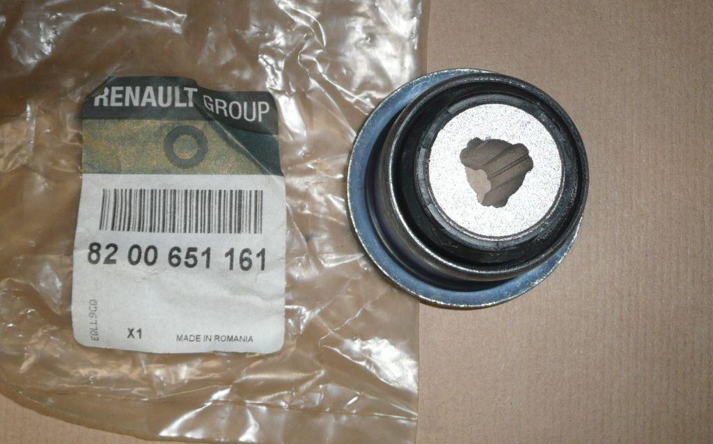 SILENTBLOCK DE TRIANGLE RENAULT CLIO II,KANGOO 8200651161.