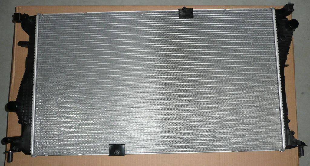RADIATEUR D'EAU RENAULT TRAFIC II 2.0DCI 214109682R.