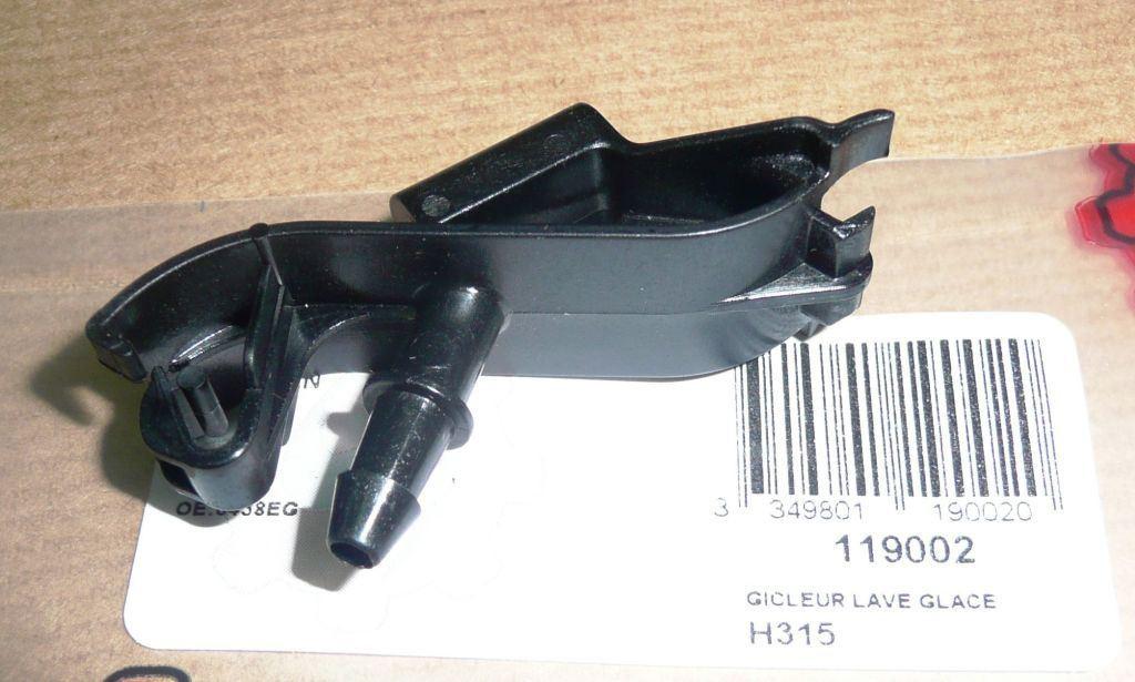 EMBOUT DU SYSTEME DE LAVE.GLACE CITROEN C4,DS4 6438.EG 6438EG.