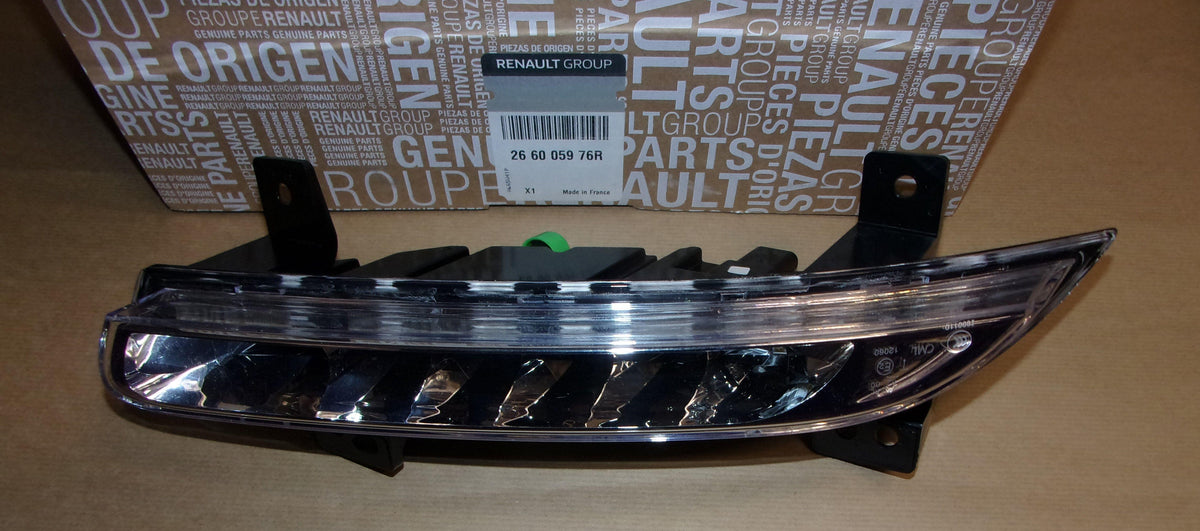 FEU DE JOUR LED RENAULT FLUENCE DROITE 266005976R.