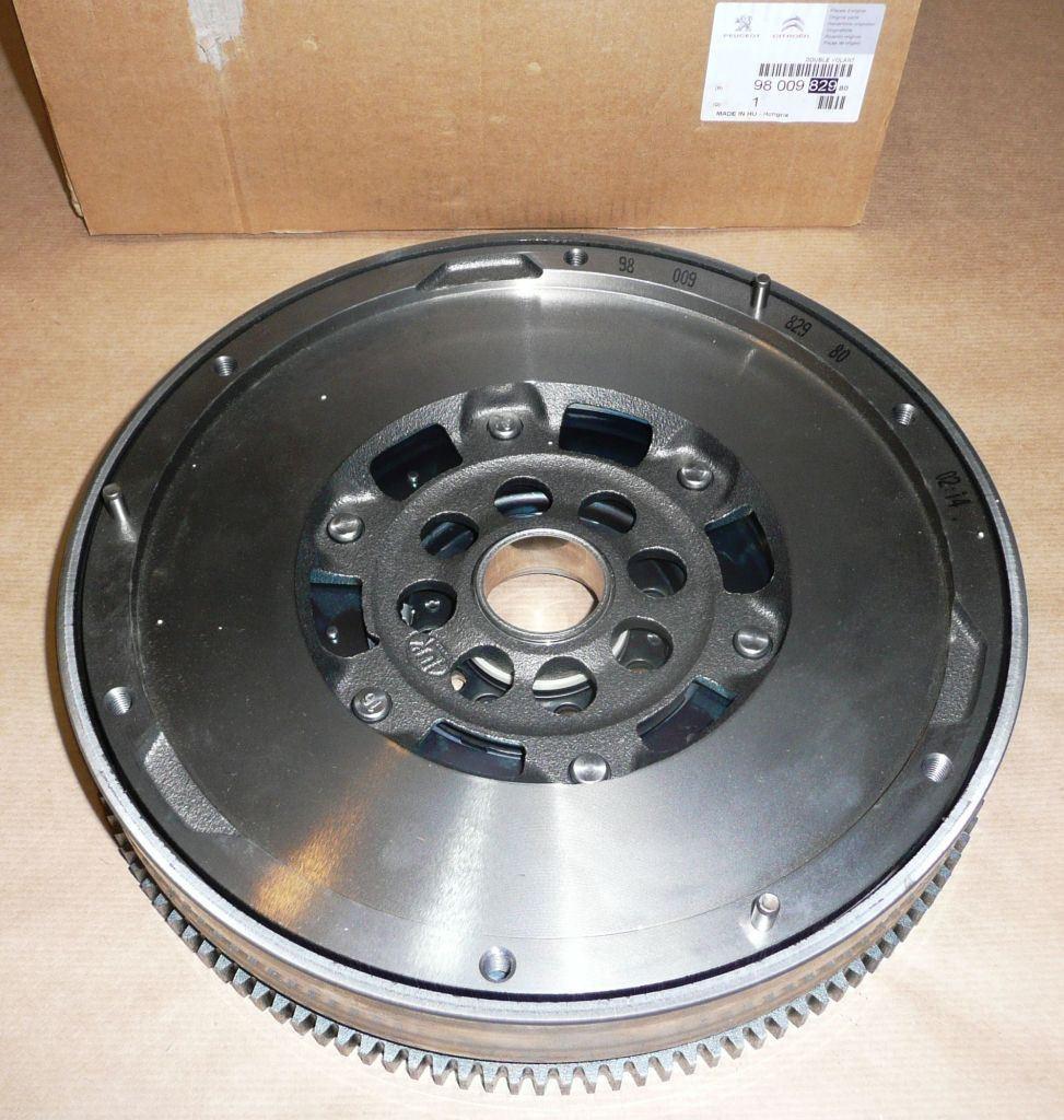VOLANT MOTEUR BI-MASSE PEUGEOT 407,5008 2.0HDI 9800982980.