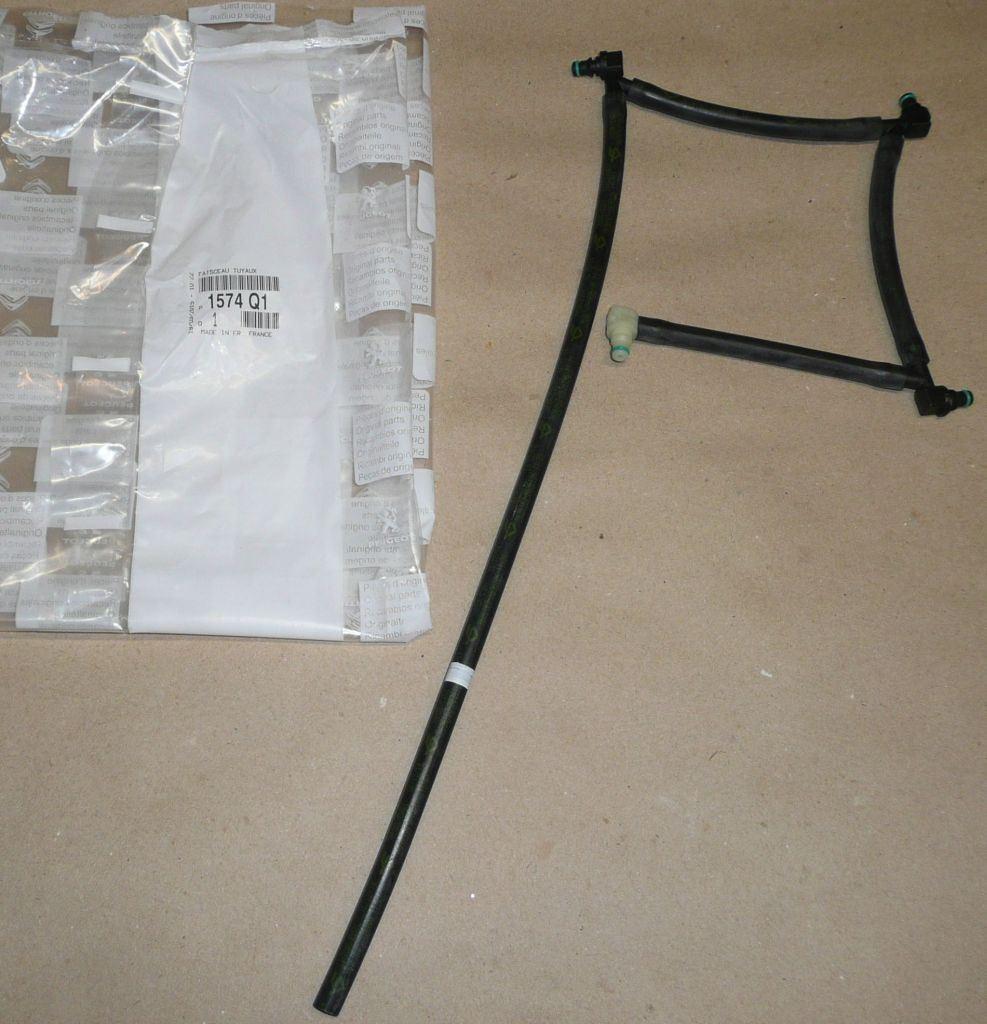 TUYAU DE RETOUR D'INJECTION.CITROEN C1,C2,C3 1 1574.Q1 1574Q1.