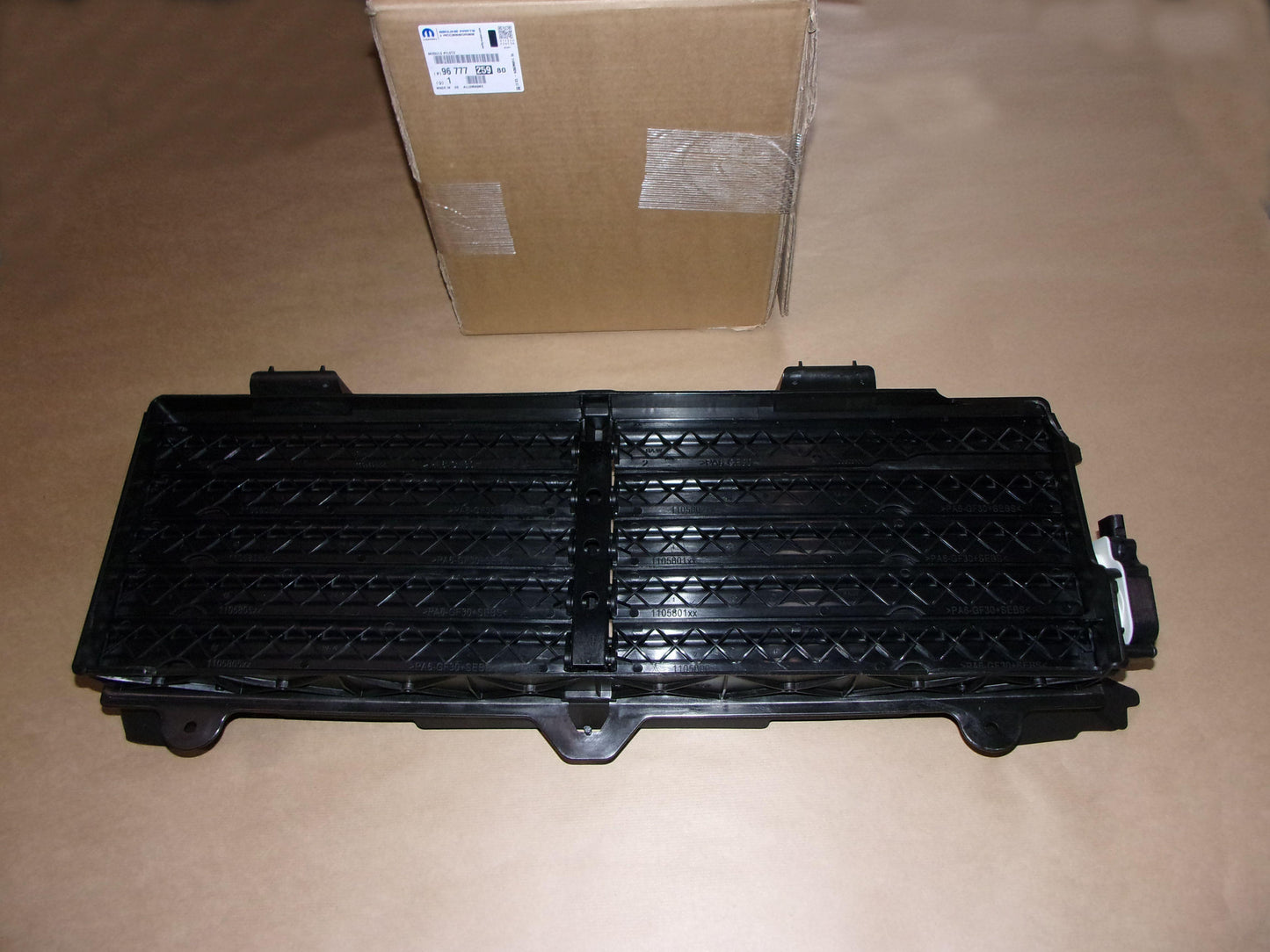 VOLET RADIATEUR PEUGEOT 308 II 9677725980.