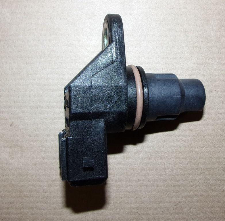 CAPTEUR DE POSITION D'ARBRE A CAME.RENAULT LAG 8200038472.