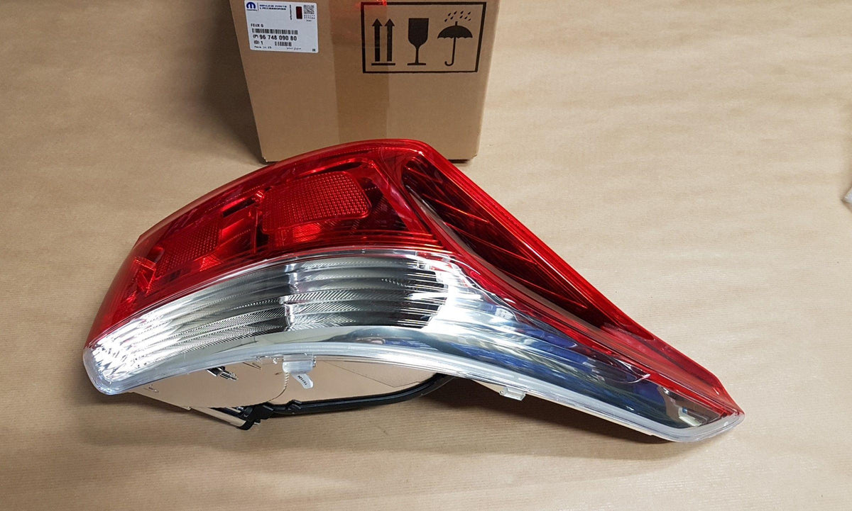 FEU ARRIERE CITROEN CITROEN-ELYSEE GAUCHE 9674809080.