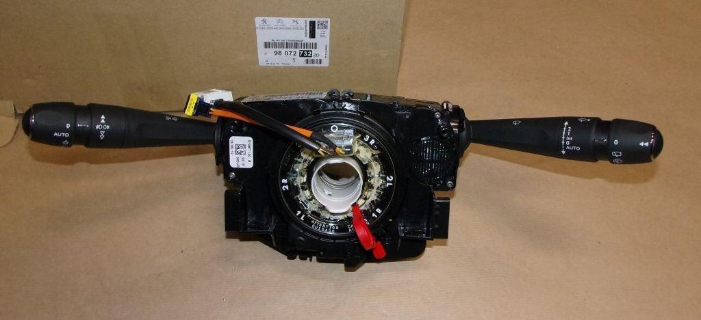 COMMUTATEUR COMBINE PEUGEOT 308 II 98072732ZD.