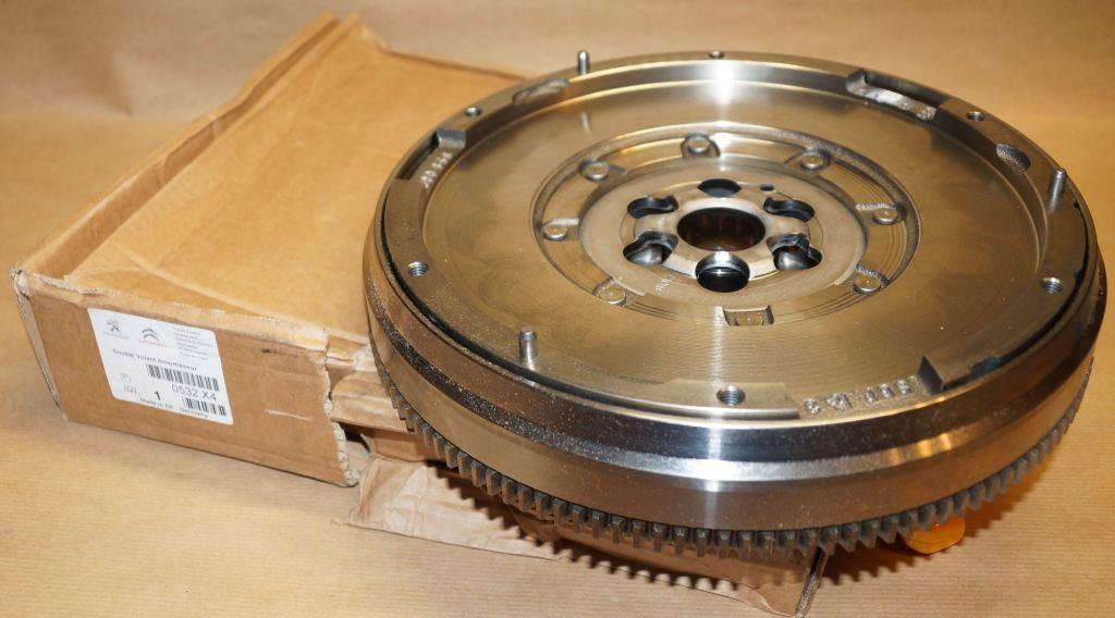 VOLANT MOTEUR BI.MASSE CITROEN C4,C5(X7),P208 0532.X4 0532X4.