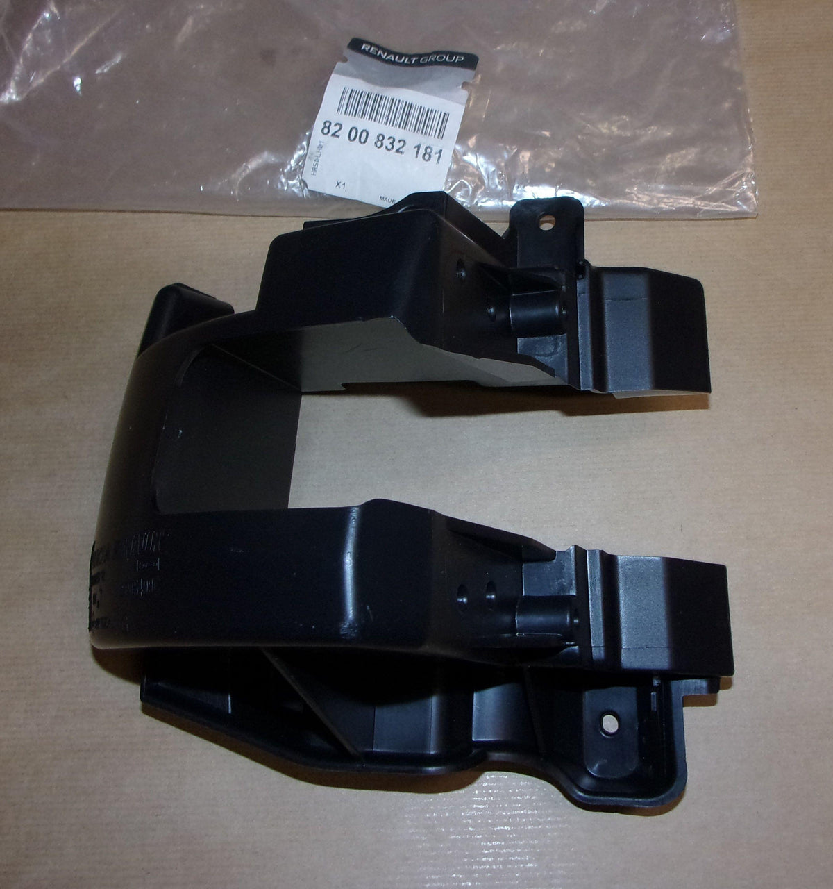 SUPPORT DE PARE-CHOCS DACIA LOGAN ARRIERE GA 8200832181.