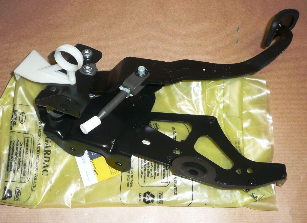 PEDALE DE FREIN RENAULT SCENIC II 8200155989.