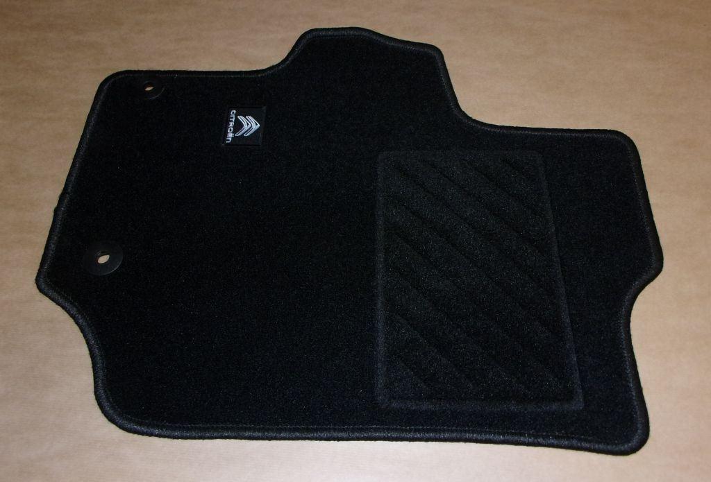 TAPIS EN VELOUR COMPLET.CITROEN ELYSEE 12> 1608039880.