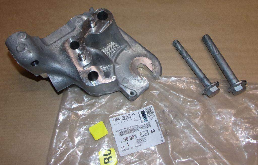 SUPPORT MOTEUR CITROEN C4,PEUGEOT 308,508 9805300680.