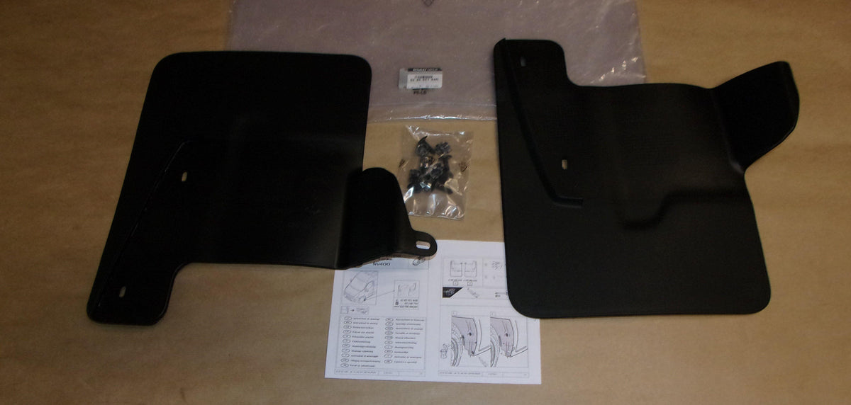 GARDES-BOUE RENAULT MASTER III AVANT 638502184R.