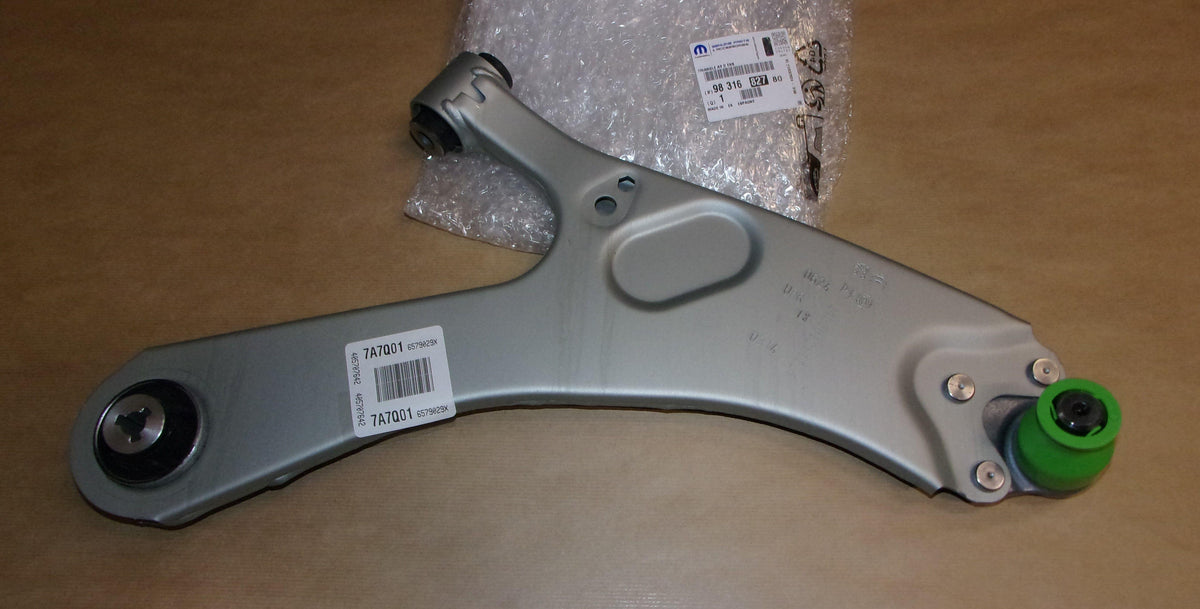 BRAS TRANSVERSAL CITROEN C4 III,PEUGEOT 2008 II AVAN 9831682780.