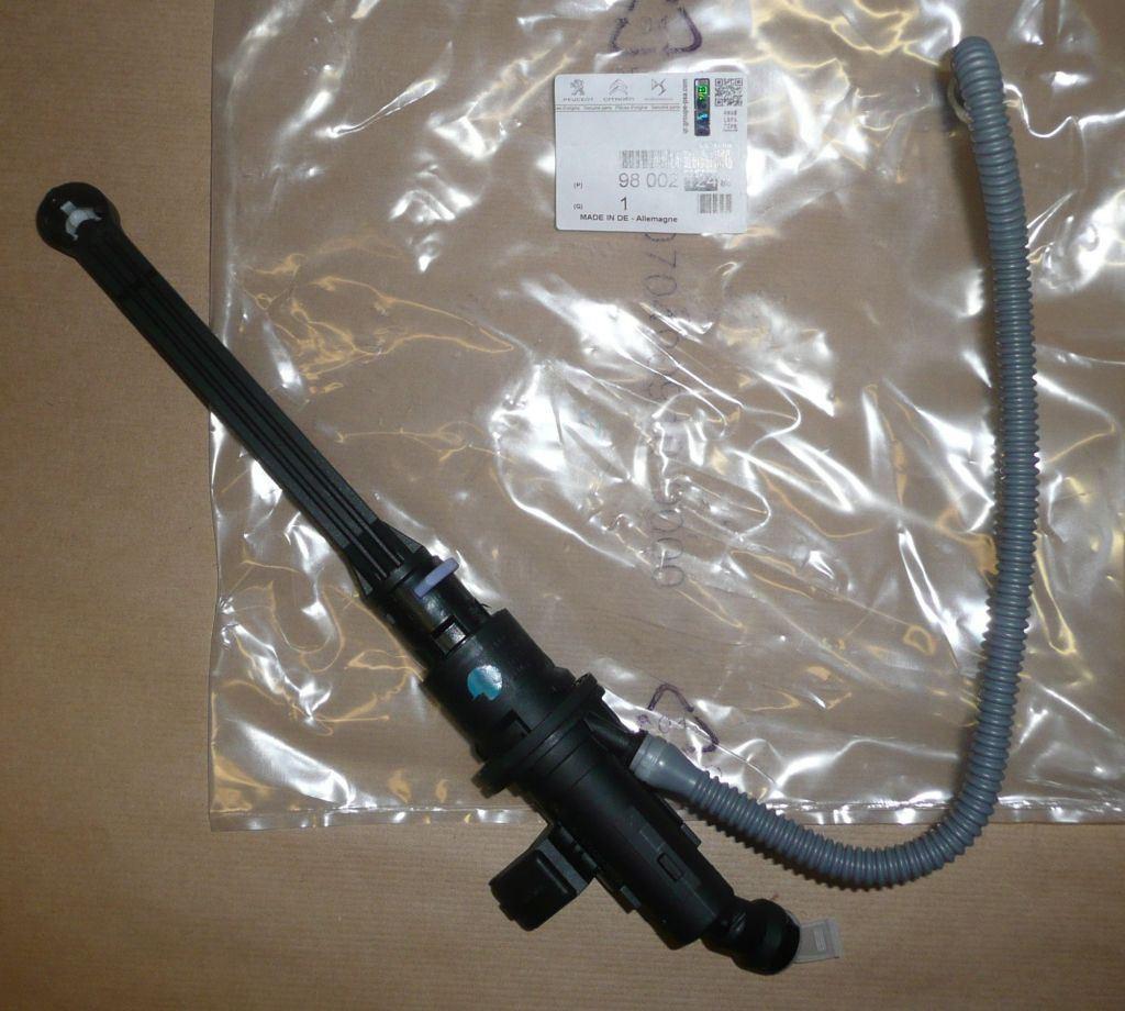 POMPE D'EMBRAYAGE CITROEN C4 DS4 1.6HDI 9800212480.