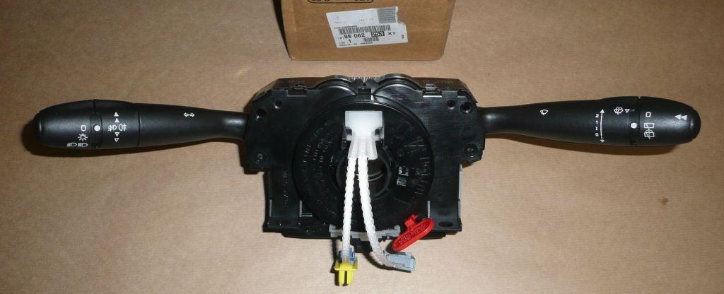 COMMUTATEUR COMBINE PEUGEOT BERLINGO III 98062253XT.