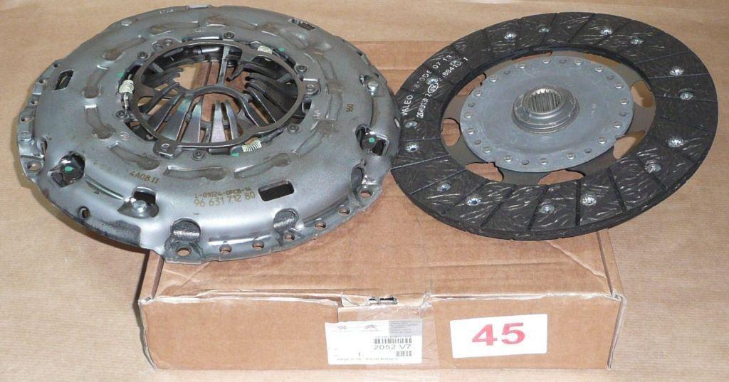KIT EMBRAYAGES.CITROEN C5,C6,C8,PEUGEOT 407 2.2HDI M 2052.V7 2052V7.
