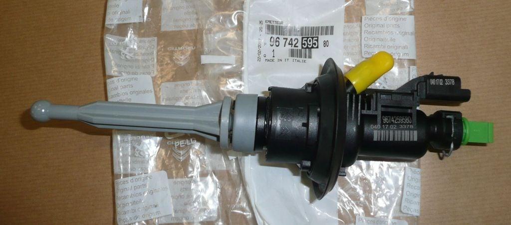 POMPE D'EMBRAYAGE CITROEN C4 PICASSO II, PEUGEOT 308 9674259580.