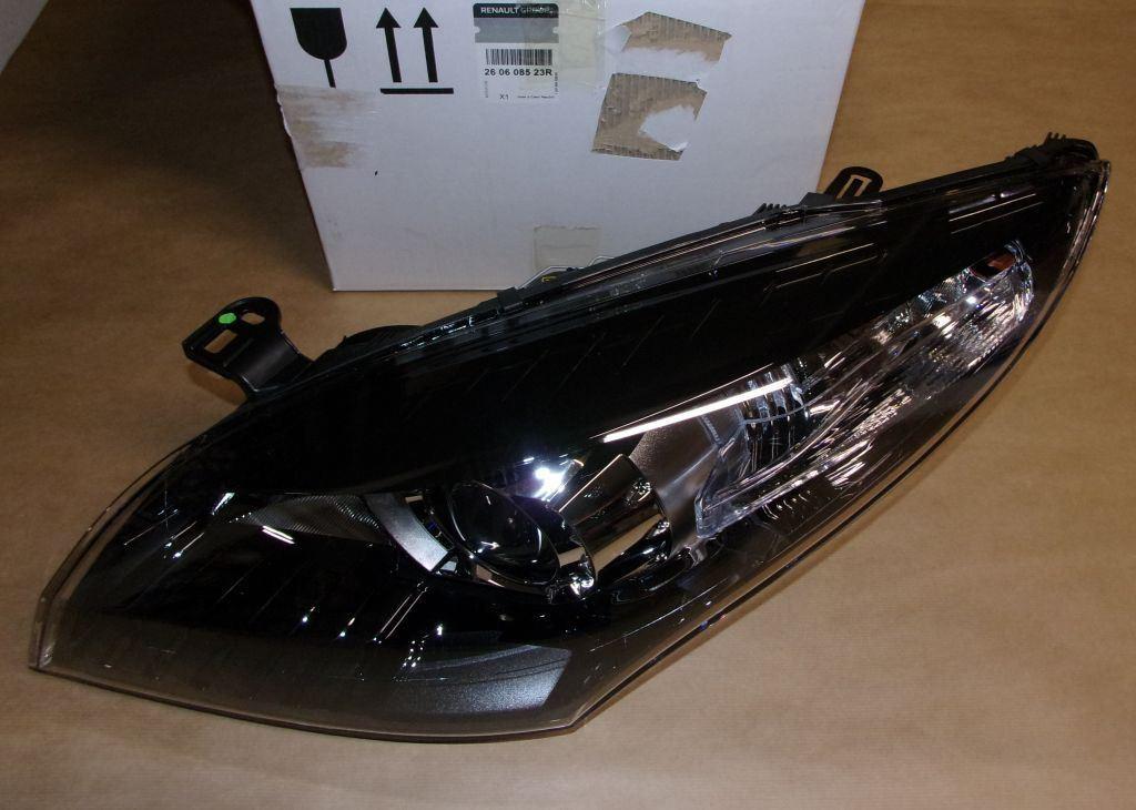 PHARES RENAULT MEGANE III GAUCHE XENON NOIR 260608523R.