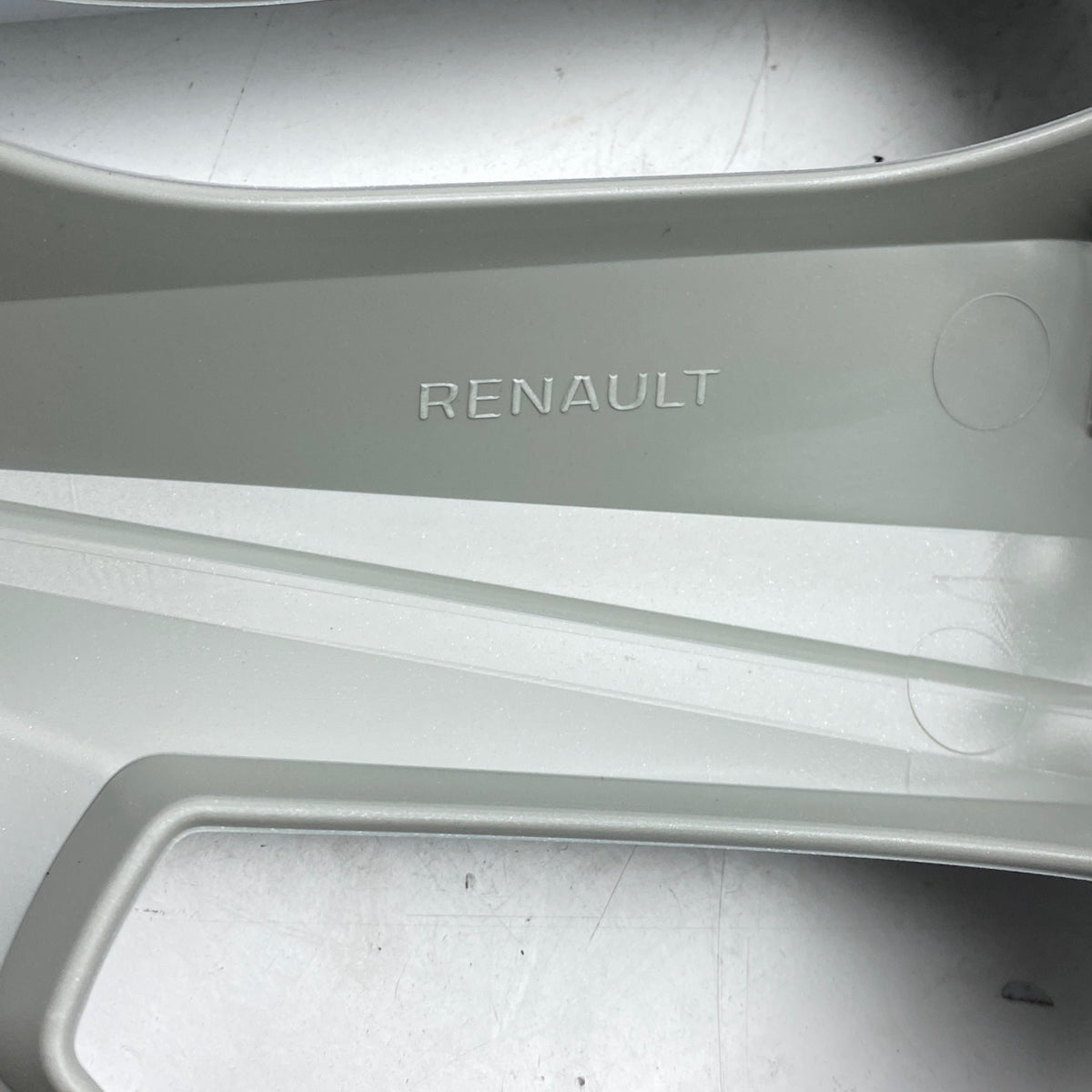Pièce d'origine Enjoliveur 16 pouces pour Renault Megane IV 403156990R