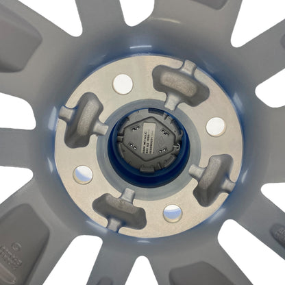 Pièce d'origine Jante alliage 17 pouces pour Renault Clio IV 403006755R