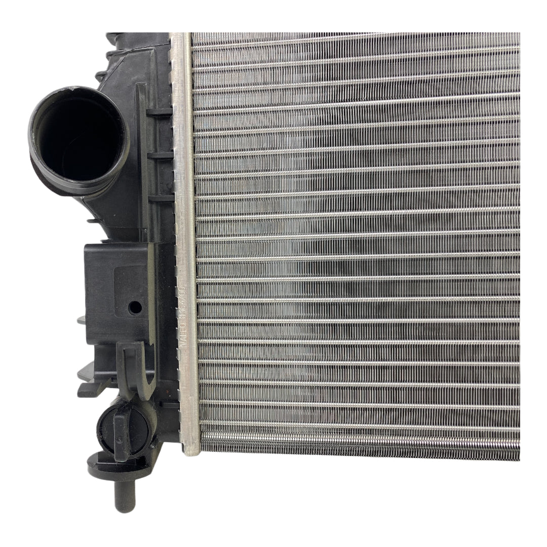 Pièce d'origine Radiateur moteur pour Renault Kadjar 214101527R