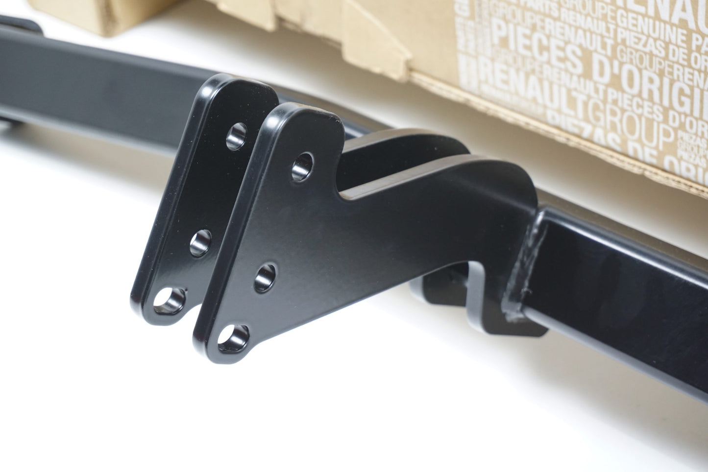 Pièce d'origine Support d'attelage pour Renault Megane IV 8201591081