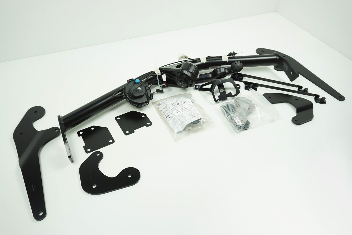 Pièce d'origine Attelage escamotable automatique pour Renault Talisman Sedan 8201535051