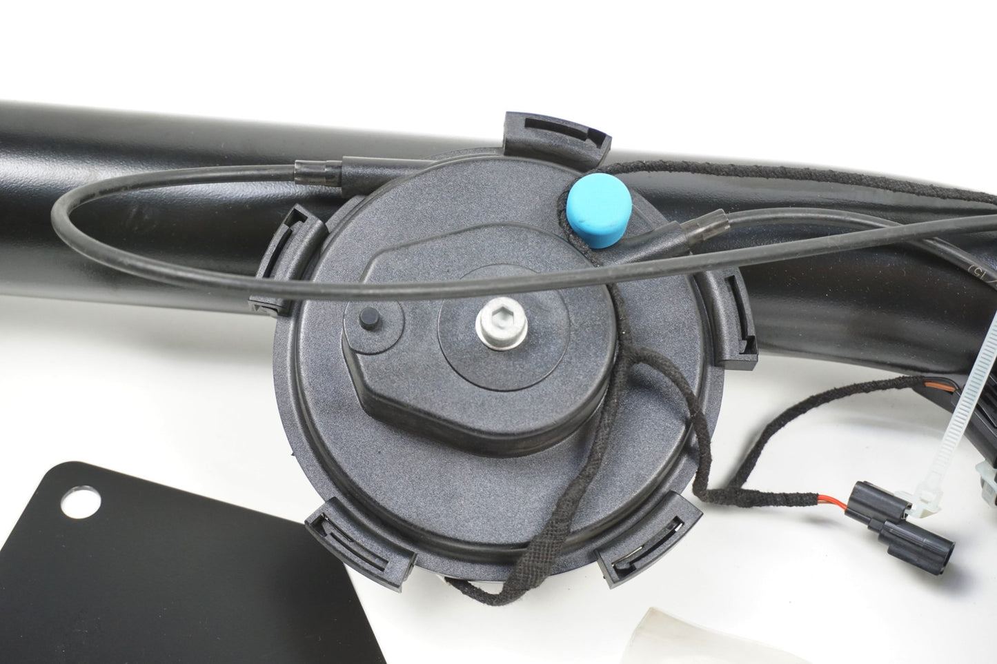 Pièce d'origine Attelage escamotable automatique pour Renault Talisman Sedan 8201535051