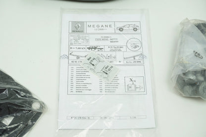 Pièce d'origine Kit de montage d'attelage pour Renault Megane III 8201153897