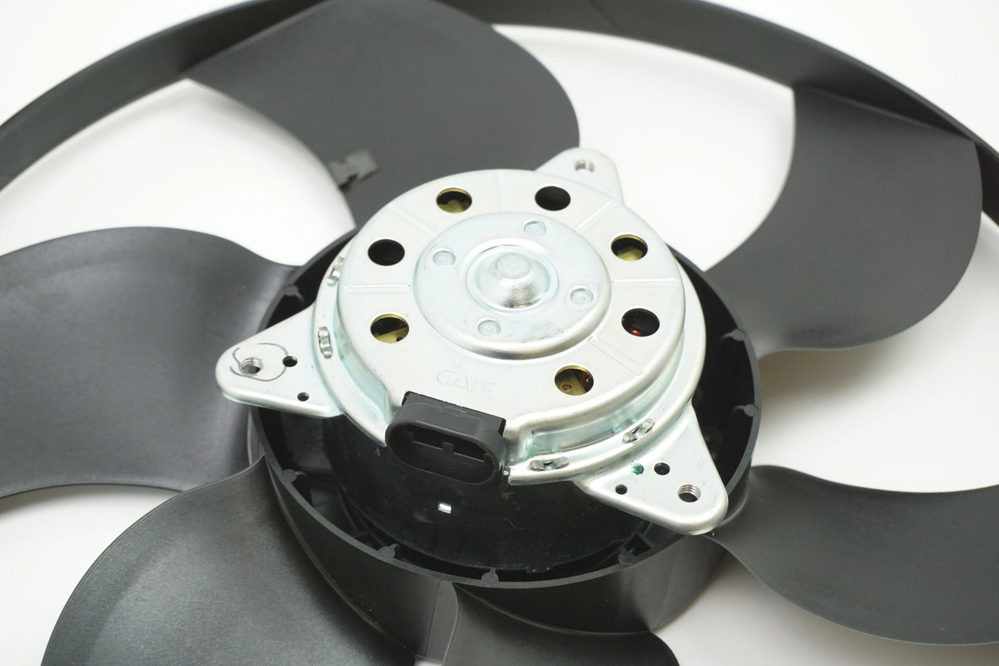 Pièce d'origine Ventilateur de radiateur pour Dacia Duster 214816674R