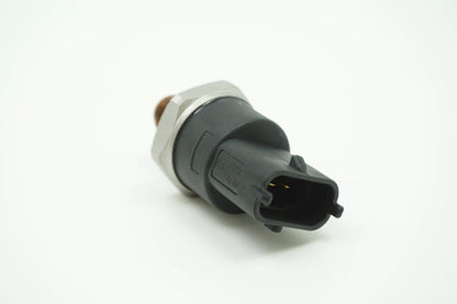Pièce d'origine Capteur de pression de carburant 1.9 2.2 dCi pour Renault 7701478058