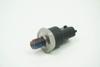 Pièce d'origine Capteur de pression de carburant 1.9 2.2 dCi pour Renault 7701478058