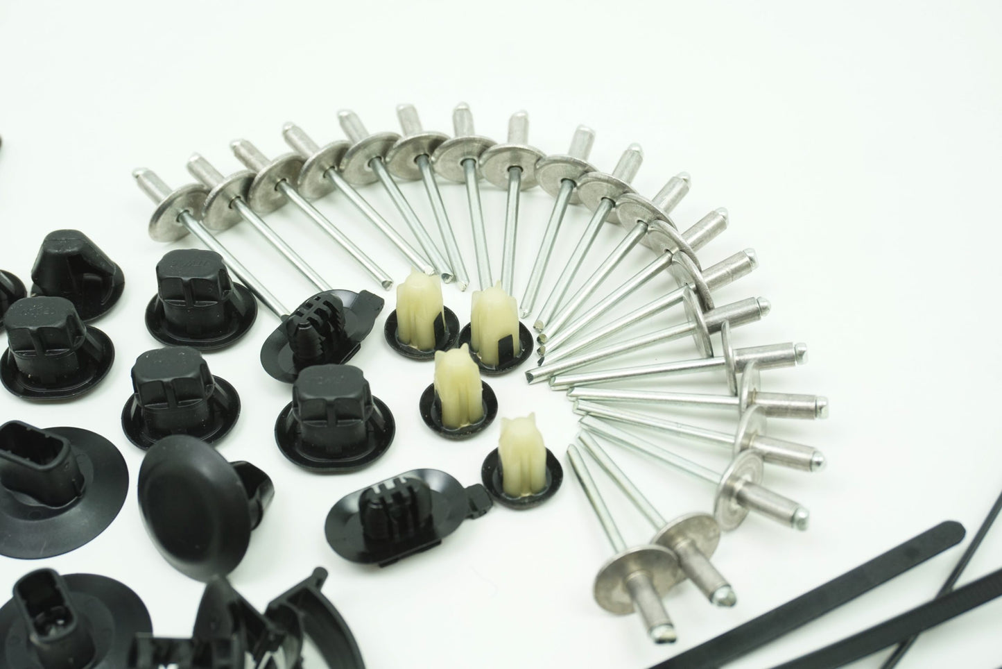 Pièce d'origine Kit de réparation de pare-chocs arrière pour Renault Clio IV Break 600380685R