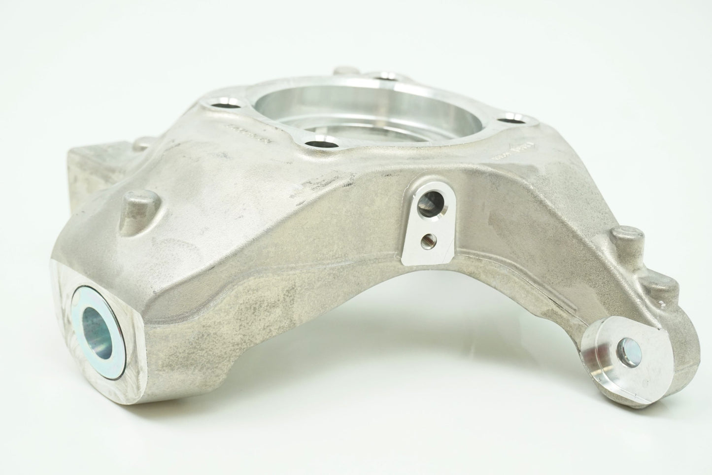 Pièce d'origine Fusée d'essieu avant droite pour Renault Clio III RS 7701208960