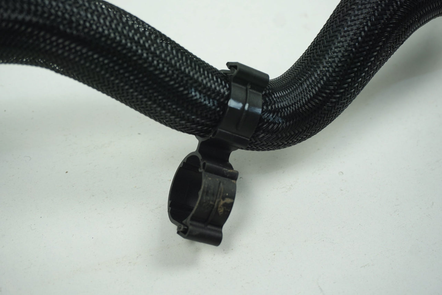Pièce d'origine Durite de refroidissement pour Renault Trafic 2.0 dCi 924109557R