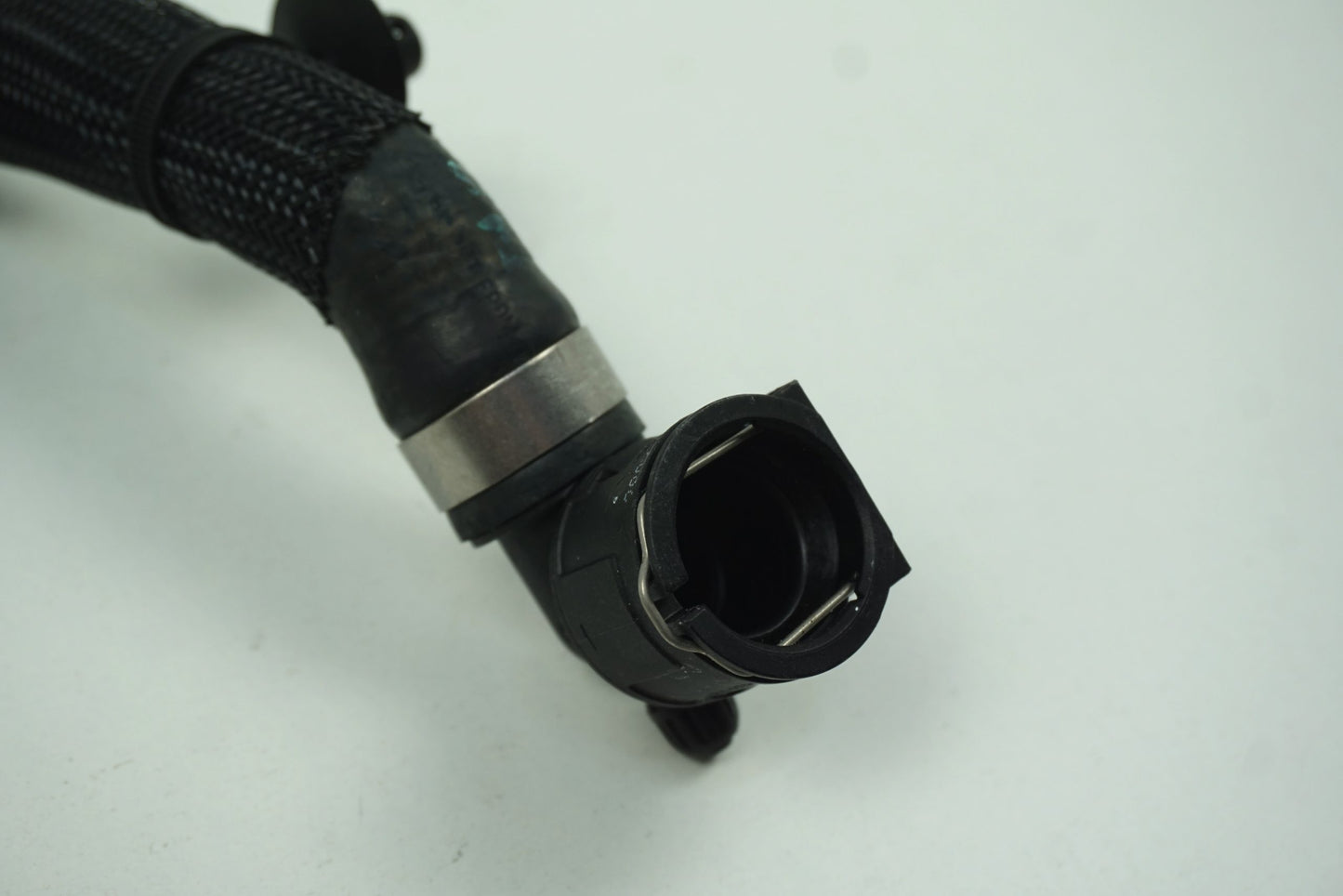 Pièce d'origine Durite de refroidissement pour Renault Trafic 2.0 dCi 924109557R