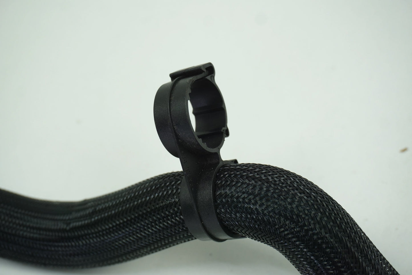Pièce d'origine Durite de refroidissement pour Renault Trafic 2.0 dCi 924109557R